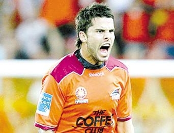 手凭借其出 手凭借其出