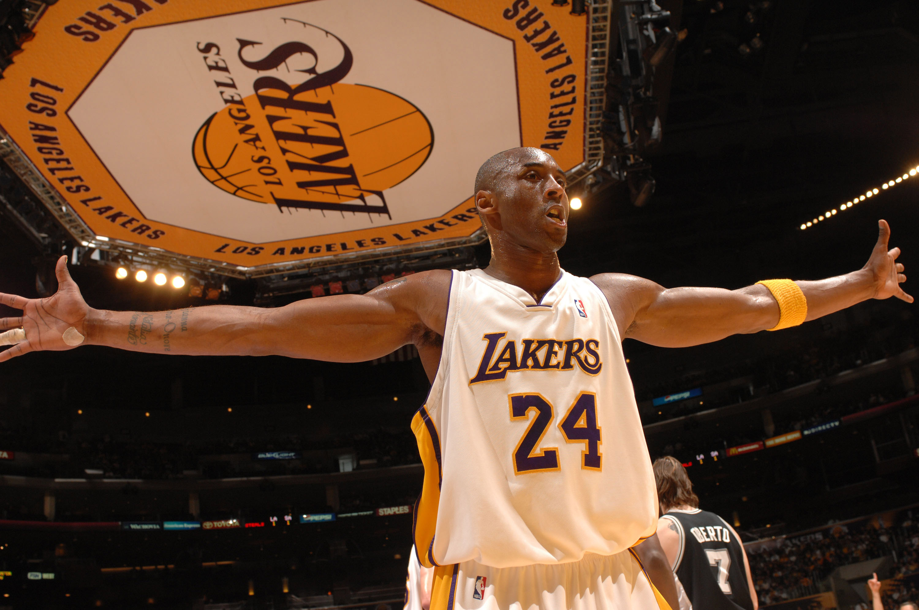 再到伪中场 再到伪中场